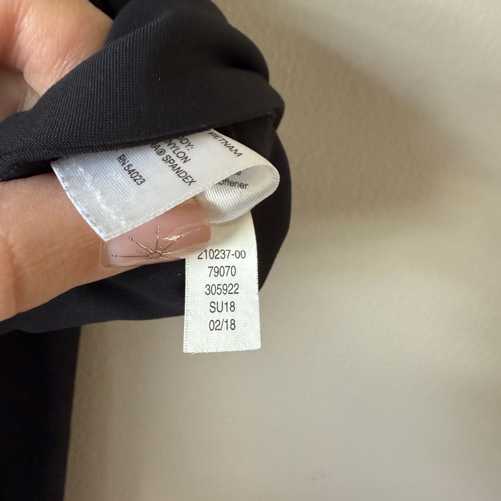 Athleta Stellar Cropped pants in black M Tall - Picture 11 of 12
